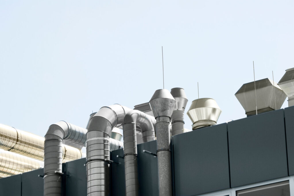 Industrieanlage mit Abluftsystem