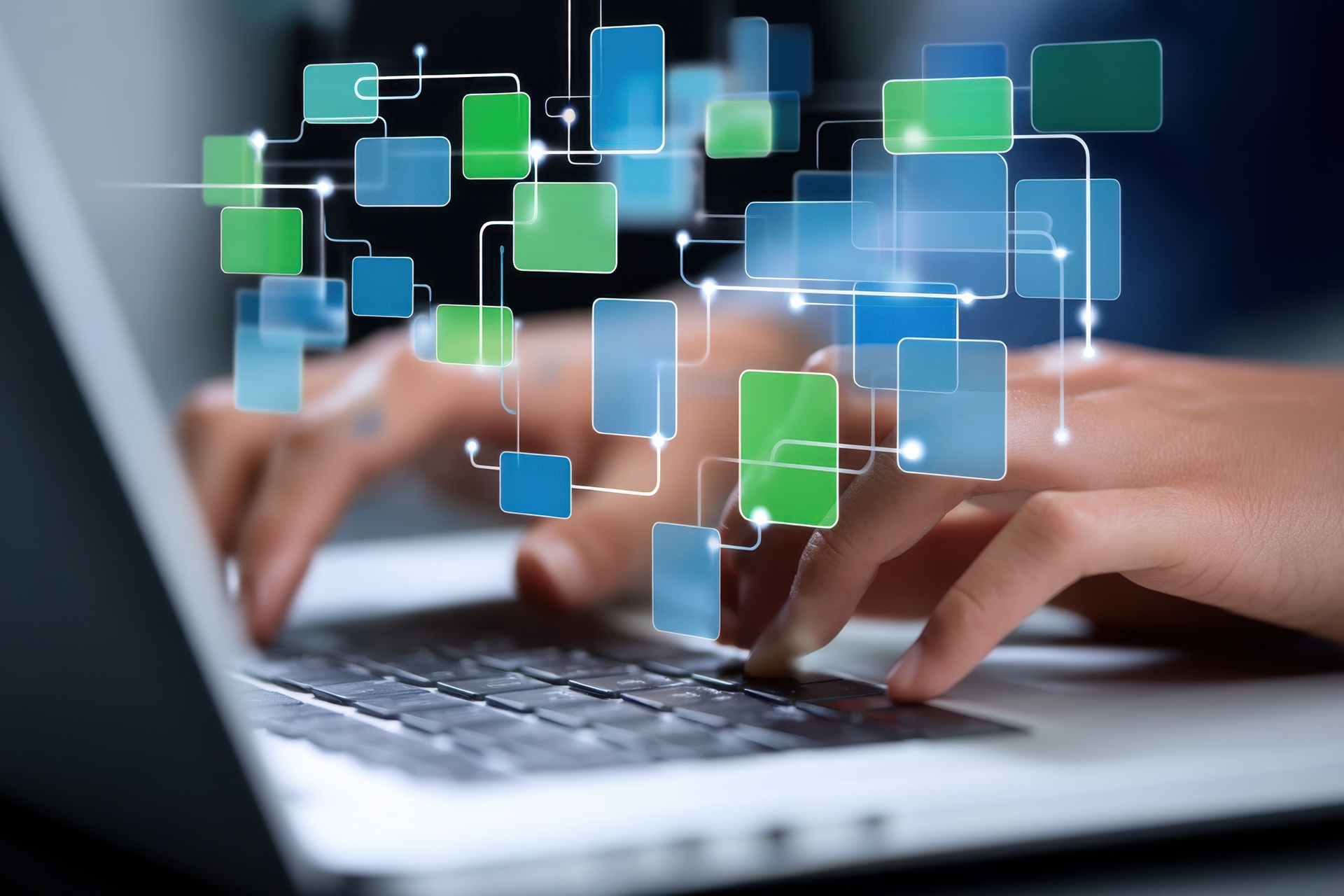 Hände tippen auf Laptop mit digitalen Prozessgrafiken | Palettenwickler